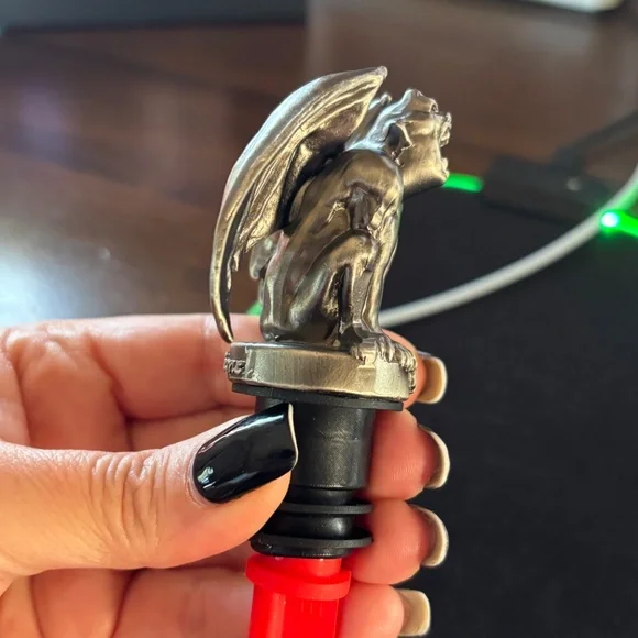 VON PAYNE BLACK WHISKEY BOTTLE WITH METAL GARGOYLE POURER - Picture 4 of 5